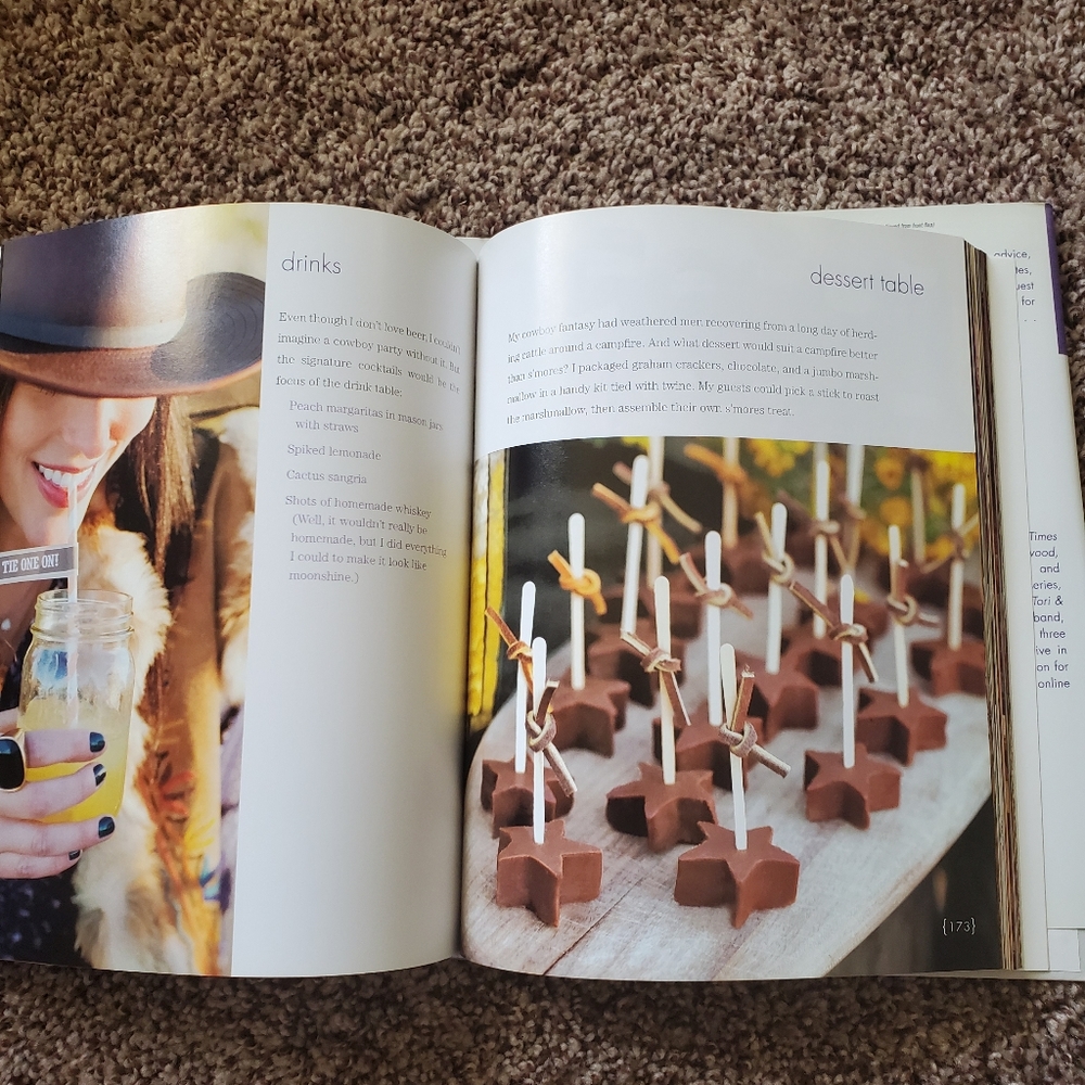 💥2 for $20💥CelebraTORI book - Picture 8 of 8